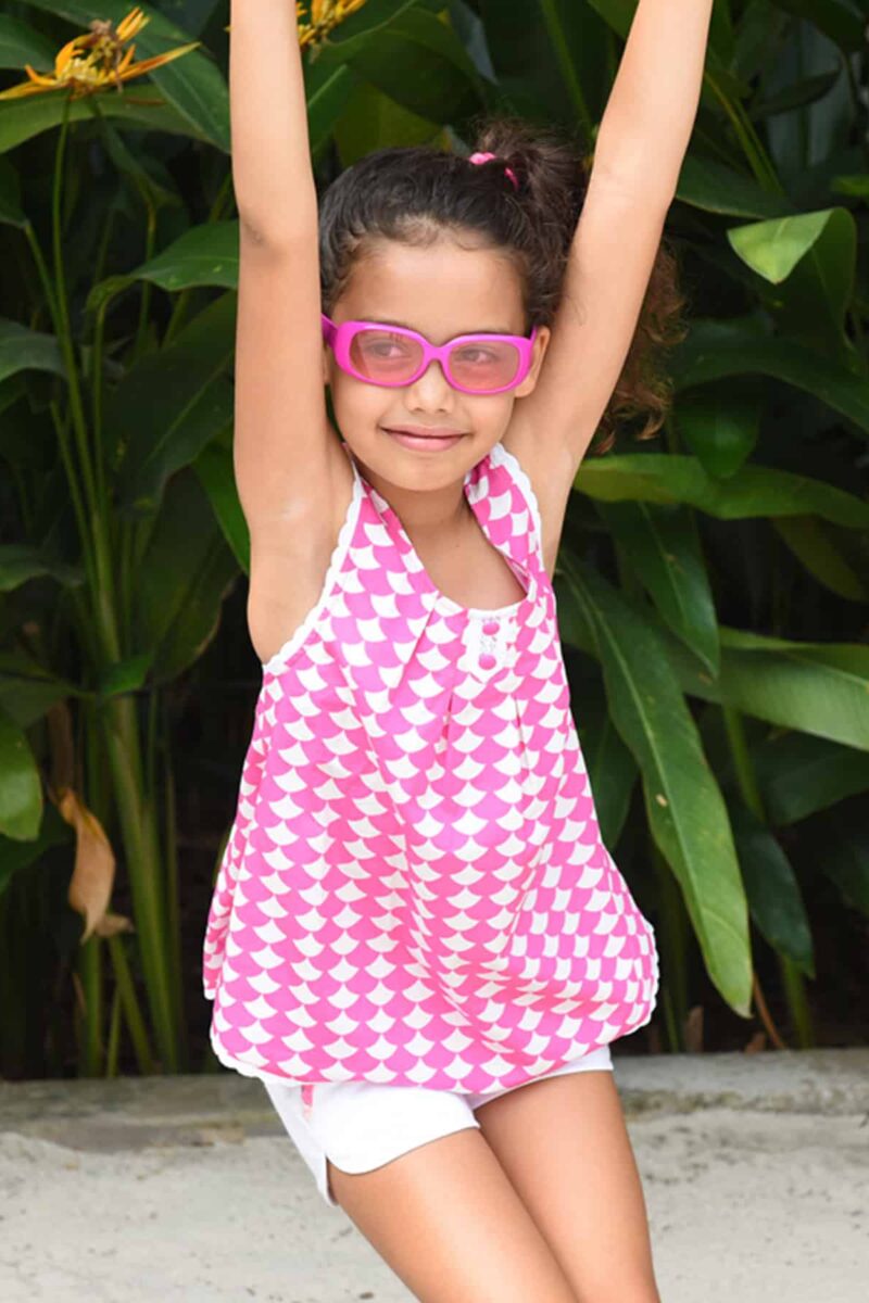 Blouse d'été en coton fantaisie rose et blanc bordé de fine dentelle blanche avec bretelles croisées dans le dos pour filles de 2 à 14 ans