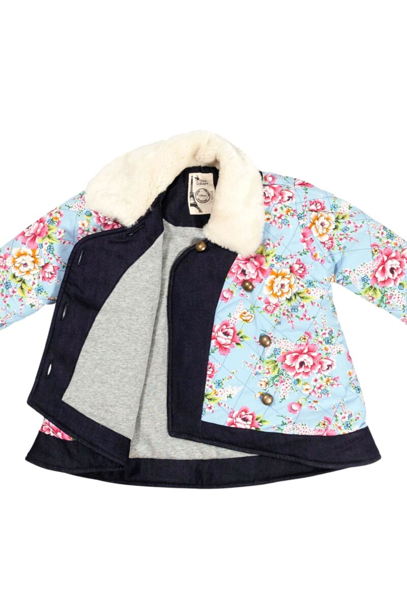 Manteau d'inspiration kimono bleu turquoise avec col fausse fourrure beige de la marque de mode pour enfants LA FAUTE A VOLTAIRE
