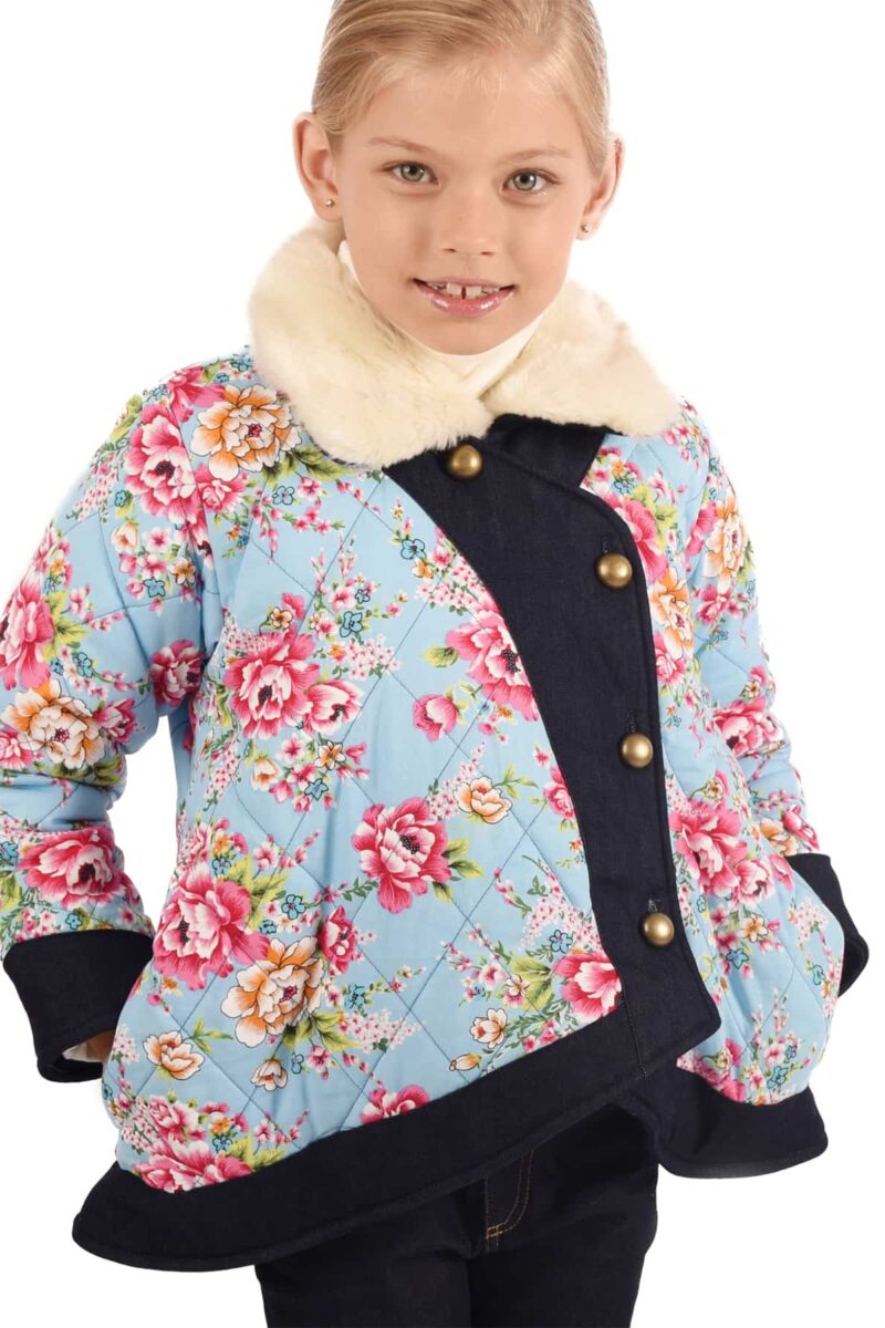 Manteau d'inspiration kimono bleu turquoise avec col fausse fourrure beige de la marque de mode pour enfants LA FAUTE A VOLTAIRE