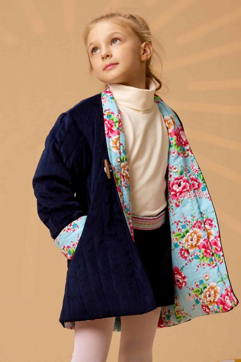 Offrez cette Magnifique Veste chinoise Fille Matelassée et Réversible en Velours Bleu Marine Doublé de Coton Fleuri Asiatique Liberty Bleu Turquoise et Rose Fuchsia de la Marque de Mode Enfantine Française La Faute à Voltaire